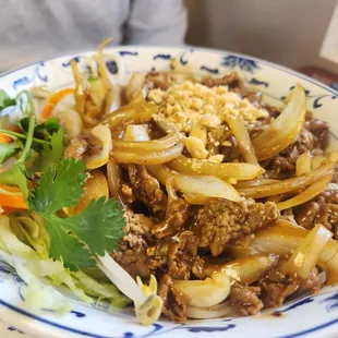 Dry noodle bowl with beef