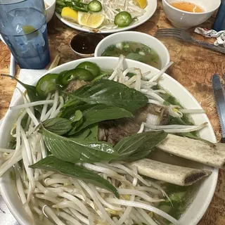 Pho Tai Nam Gau Gan Sach