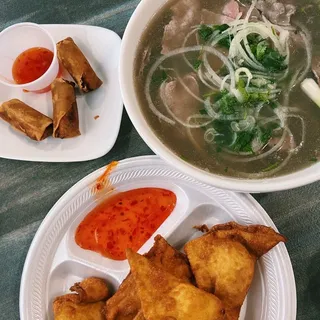 16. Pho Tai Sach (Rare Steak and Tripe)