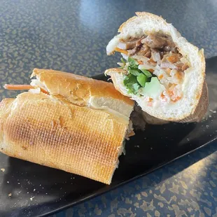 Grilled Pork B03. Grilled Pork Sandwich- Bnh M Tht Heo Nng