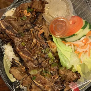 15. Grilled Pork and Salad Vermicelli