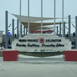 Front of entry to shopping center