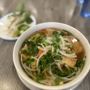 P12. large veggie pho