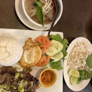 R4. Com Bo Nuong Dish