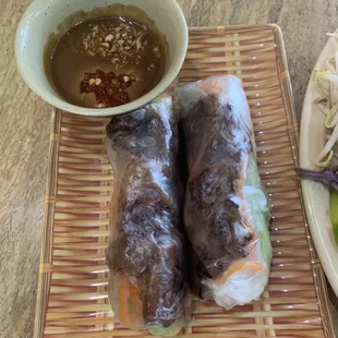 Charcoal grilled spring roll