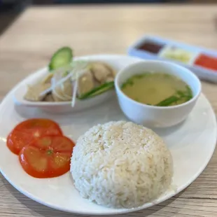 HAINANESE CHICKEN RICE