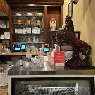 sushi and sashimi, interior