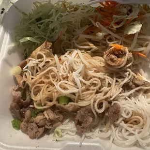 Vermicelli noodles with pork