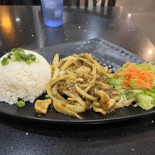 Com ga xao xa ot (Lemongrass chicken and rice)