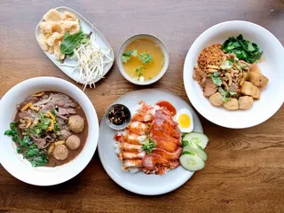 Sen Yai Thai Noodles