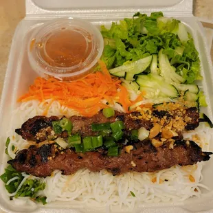 vermicelli noodle salad with pork skewers (Bun thit Nuong)