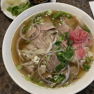 P3. Eye of Round Steak, Well-Done Brisket,tripe , Well-Done Flank, tendon