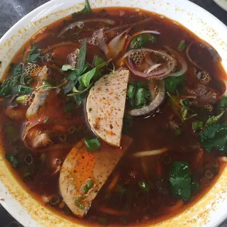 B15. Bun Bo Hue