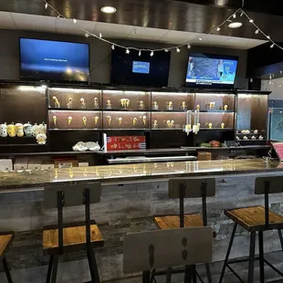 sushi and sashimi, interior