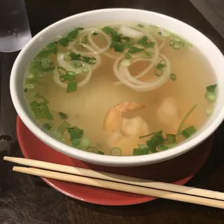 P14. Shrimp Pho (Beef Broth)