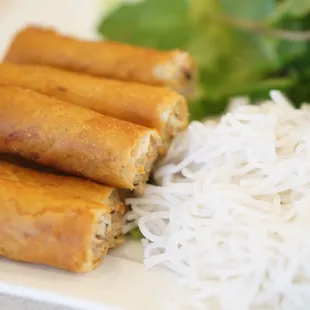 Spring rolls (8pcs) *3/4/2021