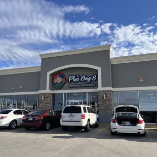 the front of pho ong&apos;s