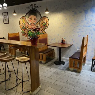 As you enter the restaurant, you would go between this bar area and seats to order just bubble tea or you can have a seat to dine-in.