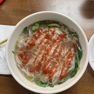 Pho tai with Sriracha on top