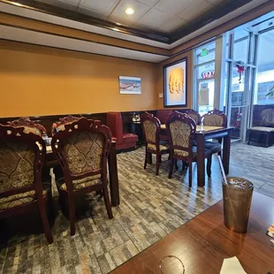 Dining rm