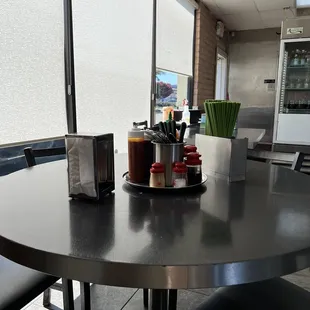 Napkins / Condiments / Utensils