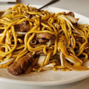 Beef lo mein