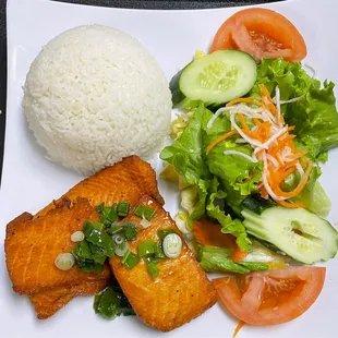 R25. Salmon rice  Com ca hoi