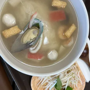 25. Seafood with Rice Noodle $15