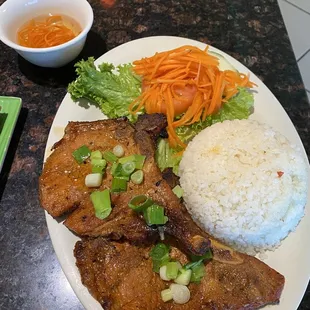 34. Steamed Rice with Grilled Pork Chop Plate