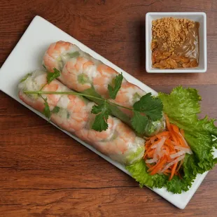 Fresh shrimp spring rolls