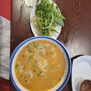 Steak rare spicy pho