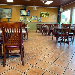 Nice pho place with spaced out tables. Very clean.