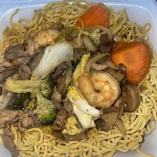 90. Combination Wok Stir Fried with Crispy Egg Noodle