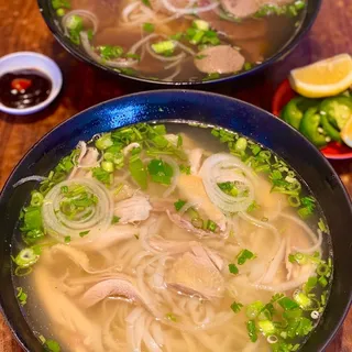 20. Combo of well-done beef, rare beef & beef ball noodle soup (Filet mignon)