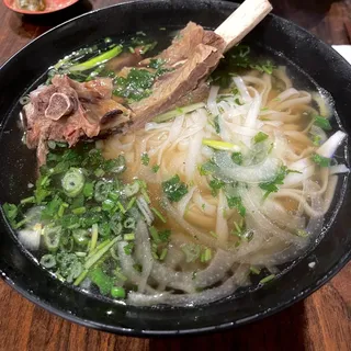 24. Braised Beef Back Rib Noodle Soup (Large Size Only)