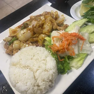 36. Spicy Chicken Sauteed with Lemongrass and Onions Rice