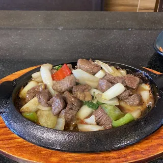 39. Diced Filet Mignon with Onions and Thai Basil