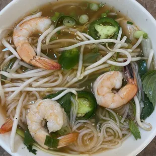 Shrimp pho with toppings