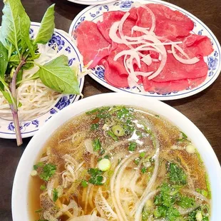 Regular pho tai Sach (beef on the side)