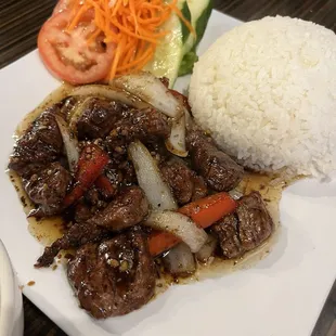 Bo Luc Lac (sautéed black pepper beef) rice plate