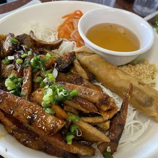 40. Rice Vermicelli W/ Grilled Lemongrass Pork & Eggrolls