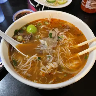 noodle dish, ramen, noodle soup, ramen and noodles, noodles, food