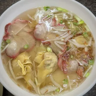 24. Wonton with Rice Noodle Soup