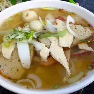 30. Rice Noodle Soup with Shrimp Combo