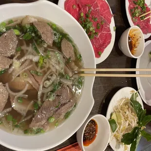 Pho Tai Bo Vien (steak and meatballs)