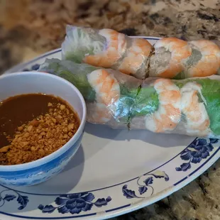 Rice Paper Roll with Shrimp, Pork &amp; Vegetables $5