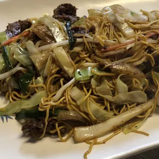 Beef vegetables and fried noodles