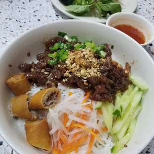 Vermicelli beef and egg roll