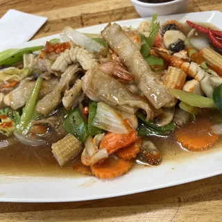 S9. Crispy Rice Noodles with Choice of Meat