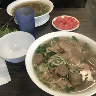 #18 Combination Noodle Soup - Pho Dac Biet